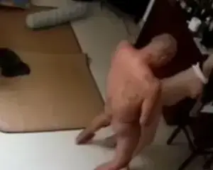 Clip sex camera thanh niên doggy em giúp việc – Cliphot69