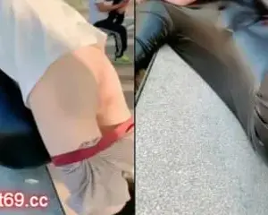 Clip sex đụ nhau trên ghế đá ngoài đường – Cliphot69