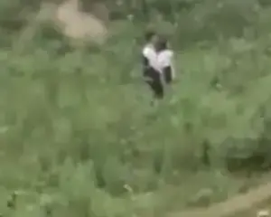 Clip sex quay lén ha em học sinh đụ nhau ngoài bãi cỏ