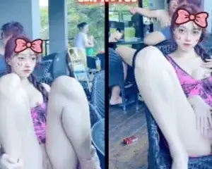 Clip sex tự quay em gái nứng lồn khoe hàng ở quán cf – Cliphot69