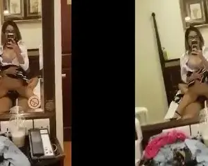 Em nữ sinh váy ngắn nhún nhảy cưỡi ngựa trước gương – Viet69