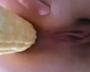 Em tráng miệng với ngô bắp – Viet69