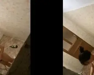 Quay lén bé sinh viên kính cận dáng cực ngon trong phòng tắm – Viet69