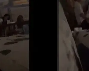 Quay lén hai em teen chơi nhau trong quán cà phê tối – Viet69