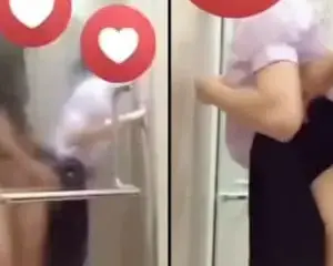 Sex tự quay đụ em học sinh thái lan trong nhà tắm – Cliphot69