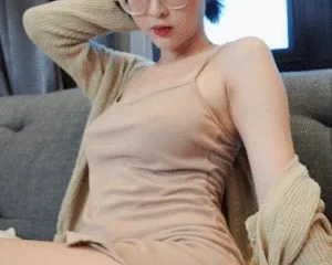 Clip cô giáo Deerlong dạy sinh đeo kính phần 2