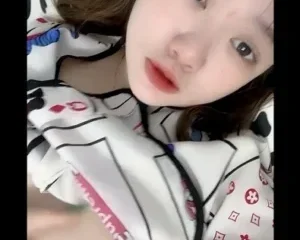 Clip: Đừng đánh giá ai qua vẻ bên ngoài =)) – Viet69