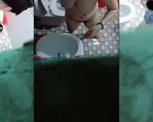 Đang quay lén chị dâu da trắng vú siêu khủng tắm thì bị phát hiện – Viet69