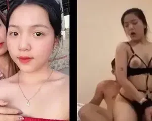 Em gái ngoan ngoãn hiền lành lộ clip hóa thần dâm trên giường với bạn trai – Viet69