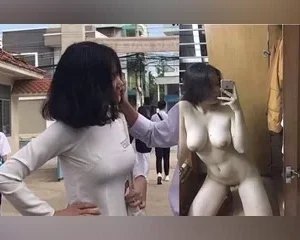 Em nữ sinh chỉ thích chơi trần không muốn chơi bao – Viet69