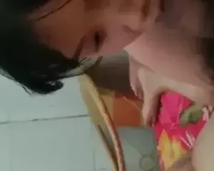 Non như em bé, dạy từ cả cách bú cu – Viet69