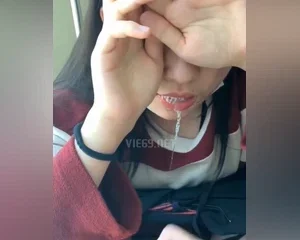 Trốn học ra cầu thang đi bộ bú cu cho bạn trai rồi chổng mông cho bạn doggy – Viet69