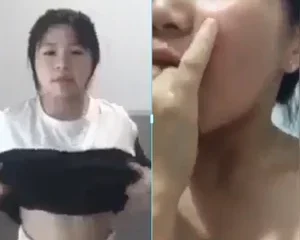 Video call cùng bé teen cực non thẩm du trong nhà vệ sinh – Viet69