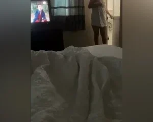 Vụng trộm với bà chị hàng xóm khi chồng chị đi công tác xa – Viet69