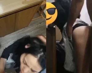 Vừa nhận phòng chưa kịp cởi đồ đã đè ra doggy em kế toán với màn khẩu dâm siêu nứng